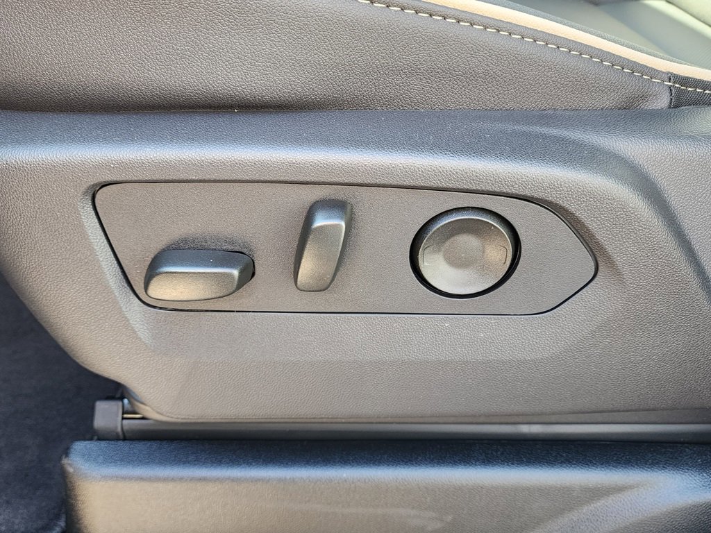 New 2026 GMC Yukon Elevation image 16