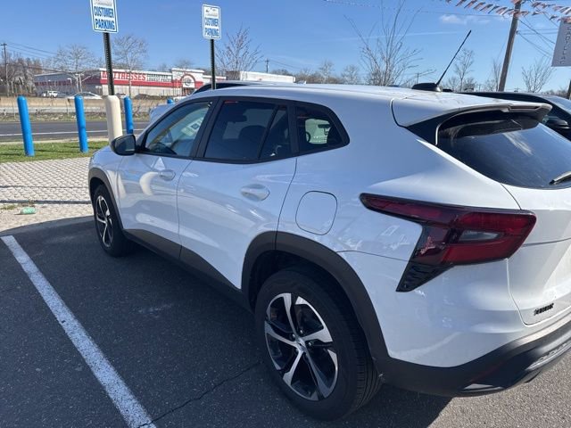 Certified 2024 Chevrolet Trax RS image 4