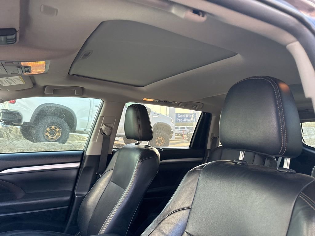 Used 2019 Toyota Highlander XLE image 11