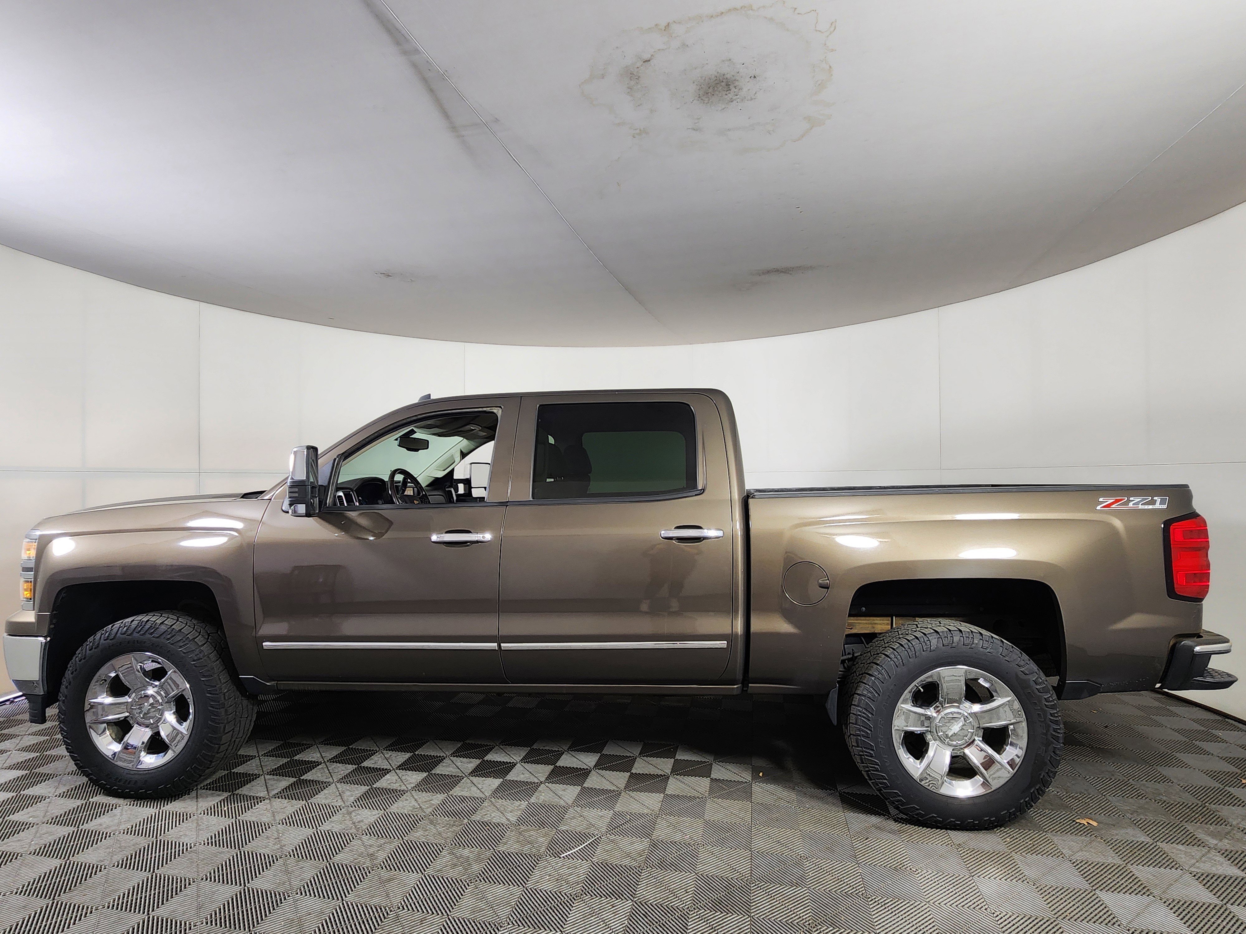 Used 2014 Chevrolet Silverado 1500 LTZ Z71 w/ LTZ Plus Package AWD/4WD image 4