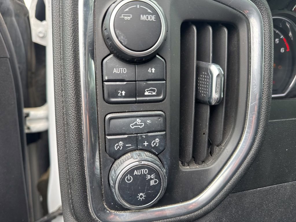 Used 2021 Chevrolet Silverado 1500 LT AWD/4WD image 19