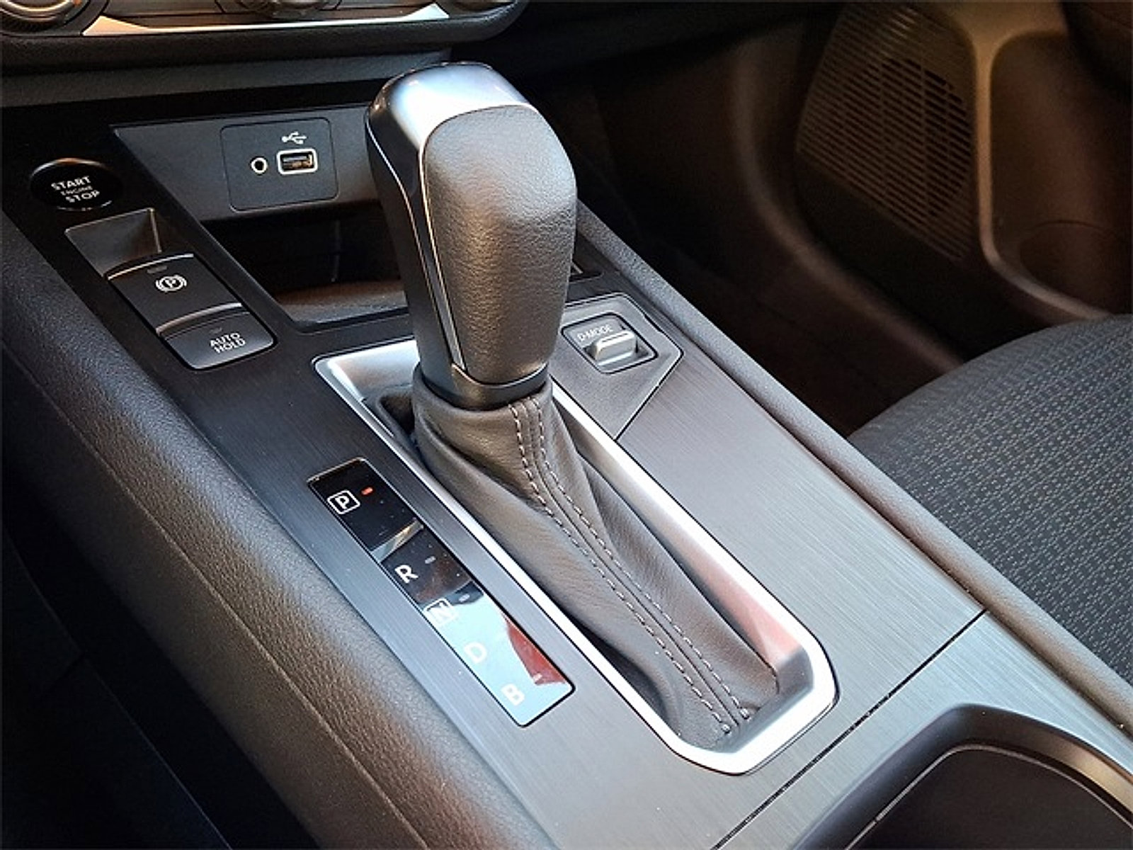 Certified 2025 Nissan Kicks S image 14