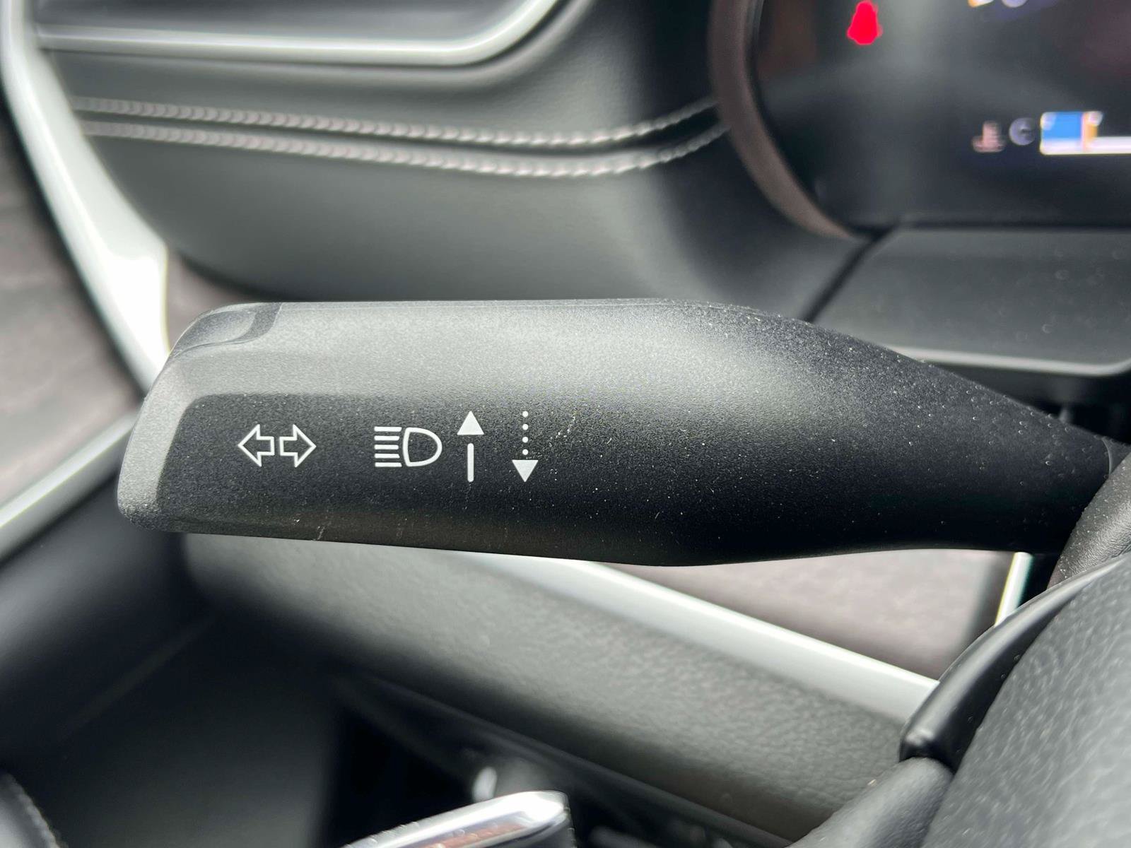 Used 2024 Jeep Grand Cherokee Limited AWD/4WD image 17