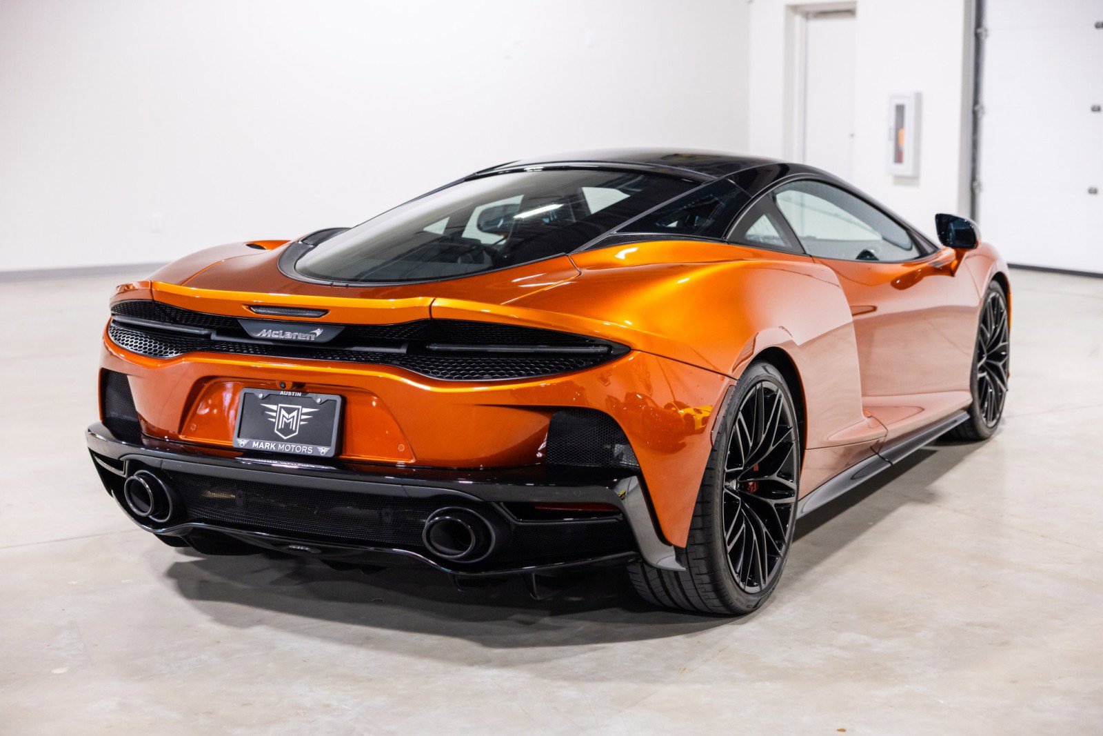 Used 2023 McLaren GT RWD image 9