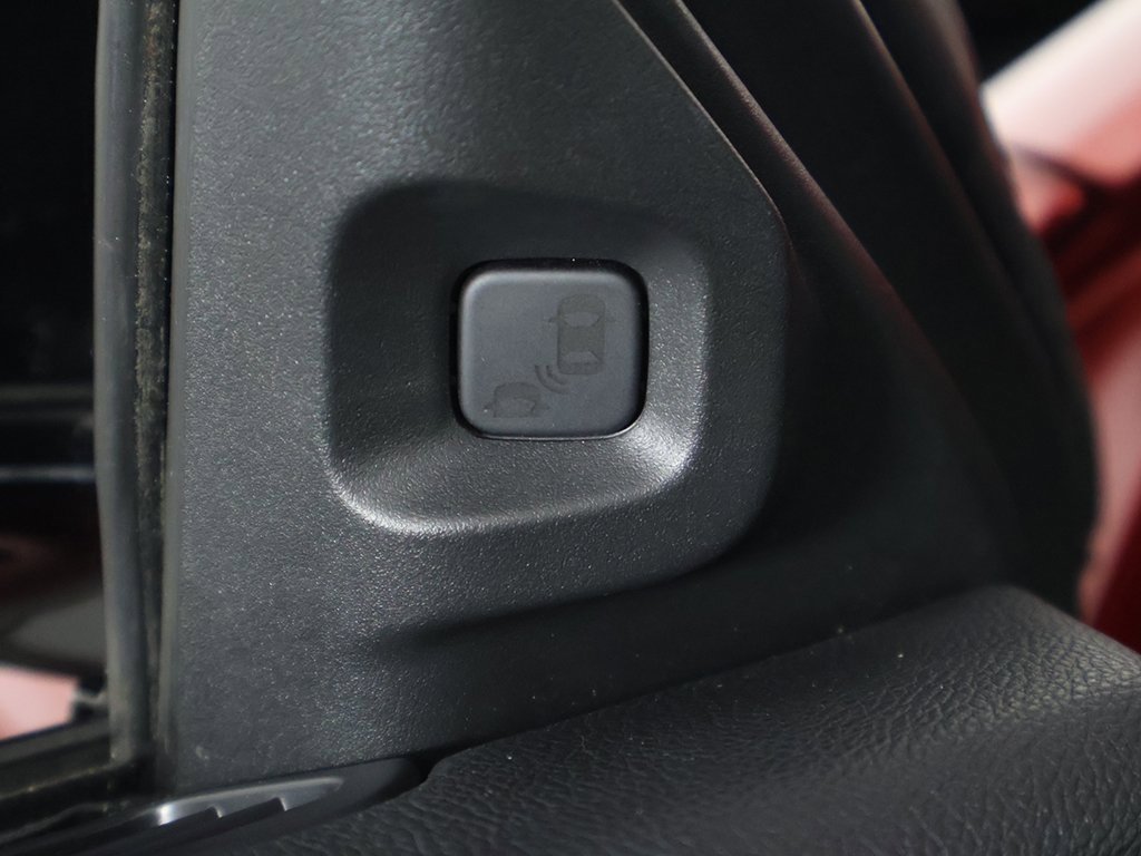 Used 2023 Acura MDX A-Spec image 38