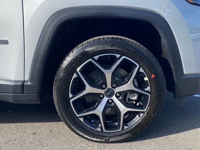 New 2026 Jeep Compass Limited w/ Sun, Sound & Navigation Group AWD/4WD image 17