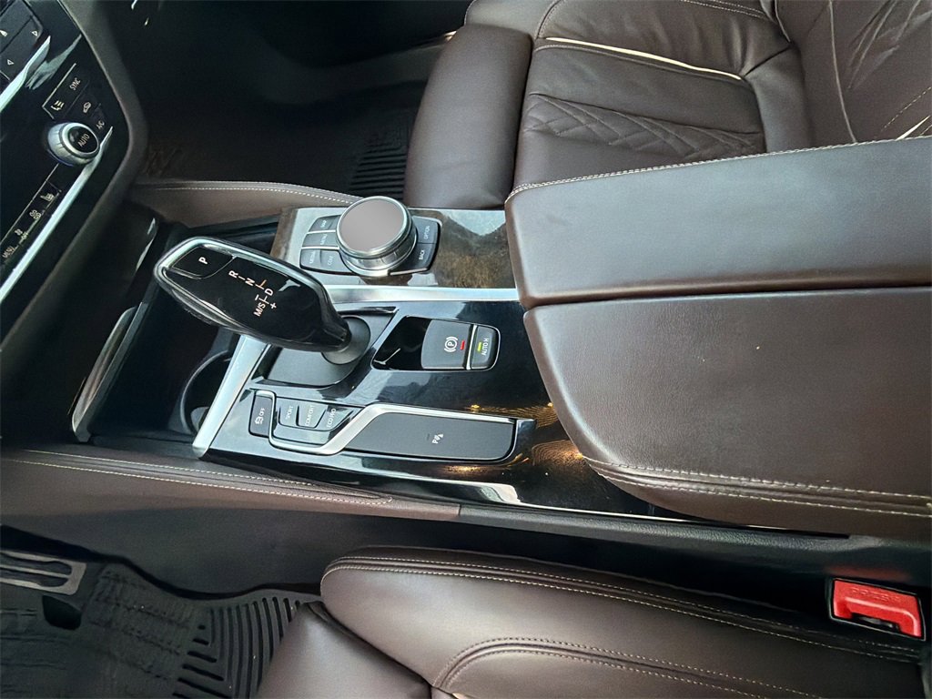 Used 2018 BMW 540i xDrive w/ M Sport Package image 3