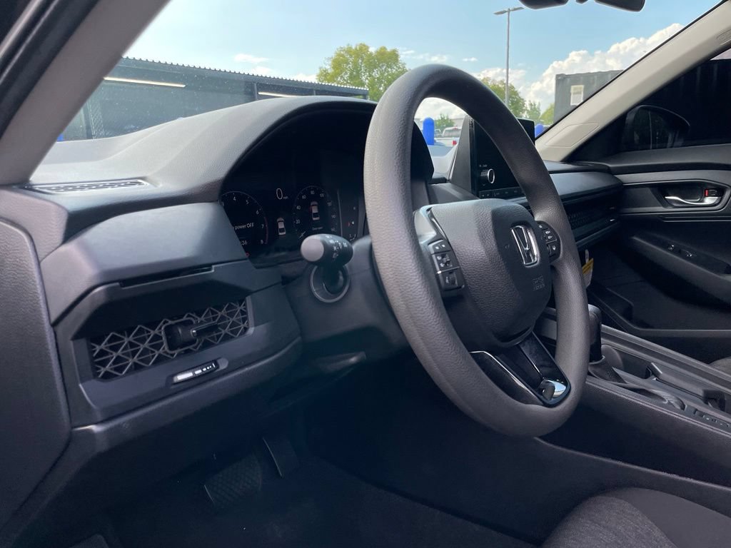 Certified 2025 Honda Accord LX image 27