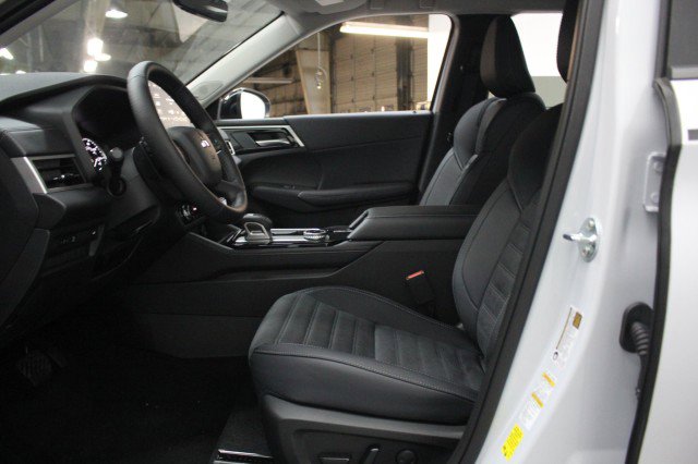 New 2026 Mitsubishi Outlander Trail Edition image 6