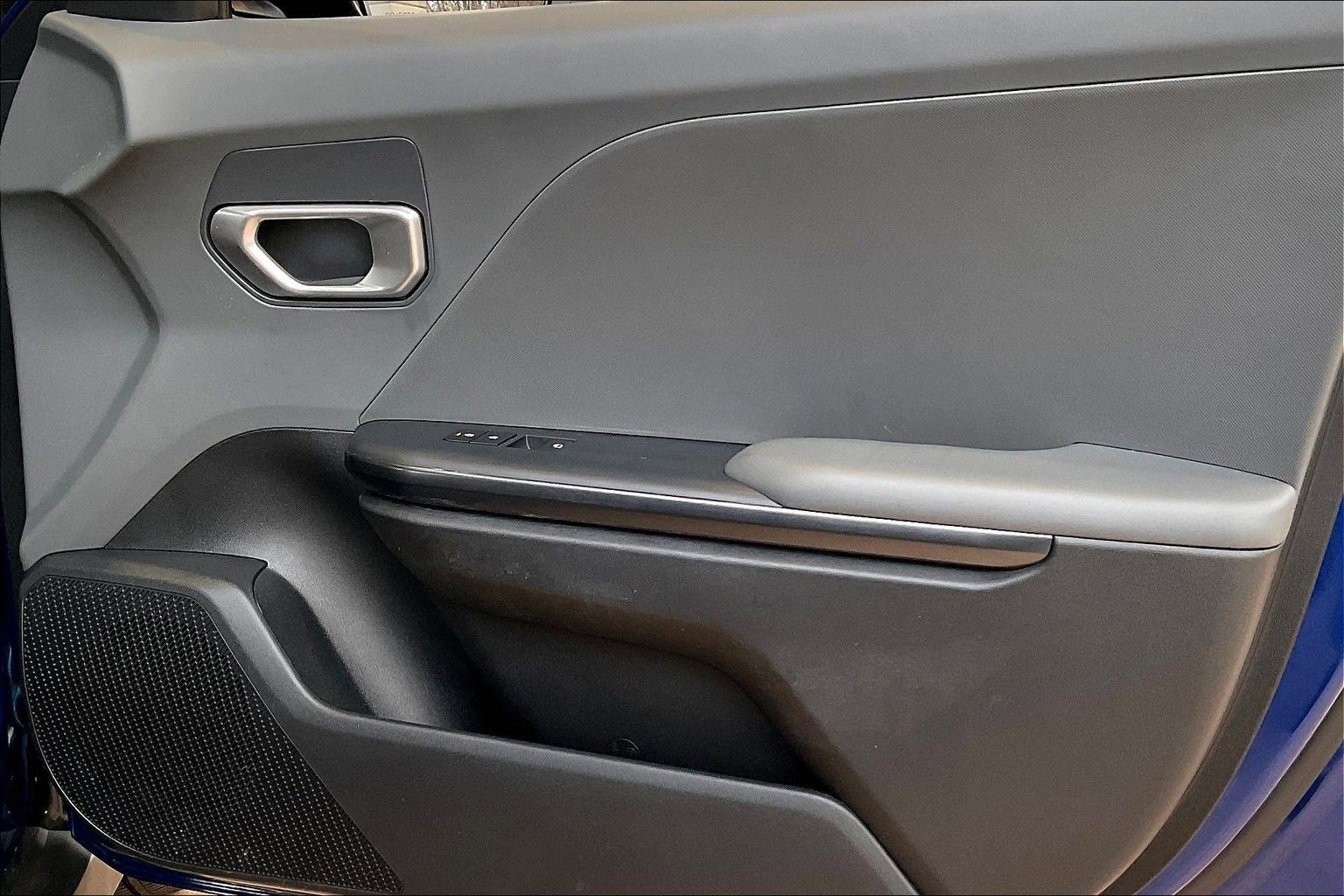 Used 2025 Kia K4 LXS image 28