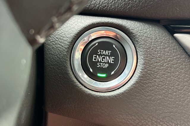 Used 2024 Cadillac XT4 Premium Luxury AWD/4WD image 30