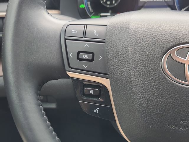 Used 2023 Toyota Crown XLE image 28