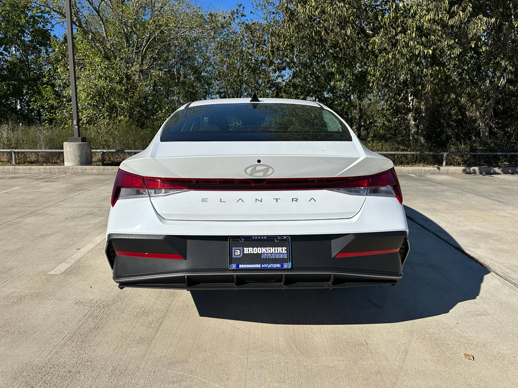 New 2026 Hyundai Elantra SE w/ Cargo Package image 7