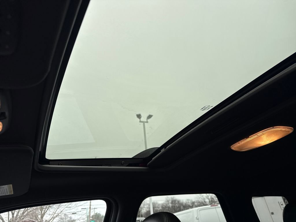 Used 2011 Ford Escape Limited w/ 302A Rapid Spec Order Code image 32