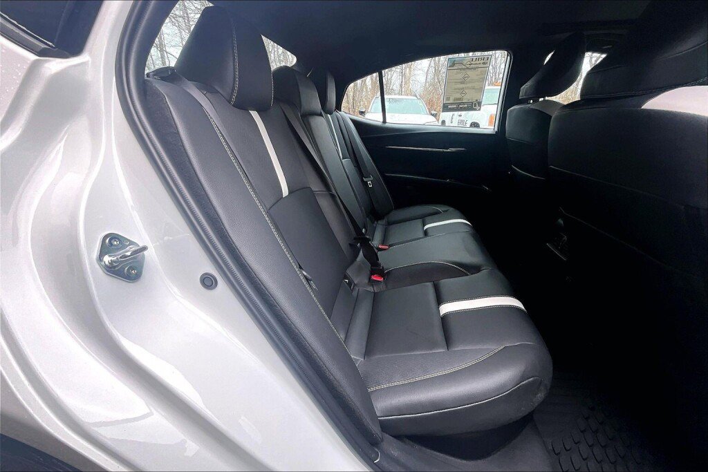 Used 2026 Toyota Camry Hybrid w/ Multimedia Upgrade Package AWD/4WD image 16