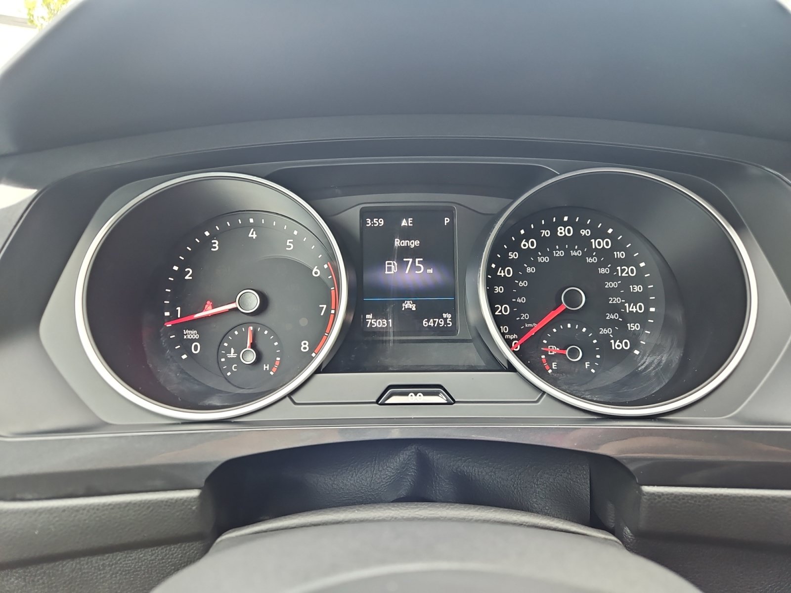 Used 2021 Volkswagen Tiguan SE FWD image 17