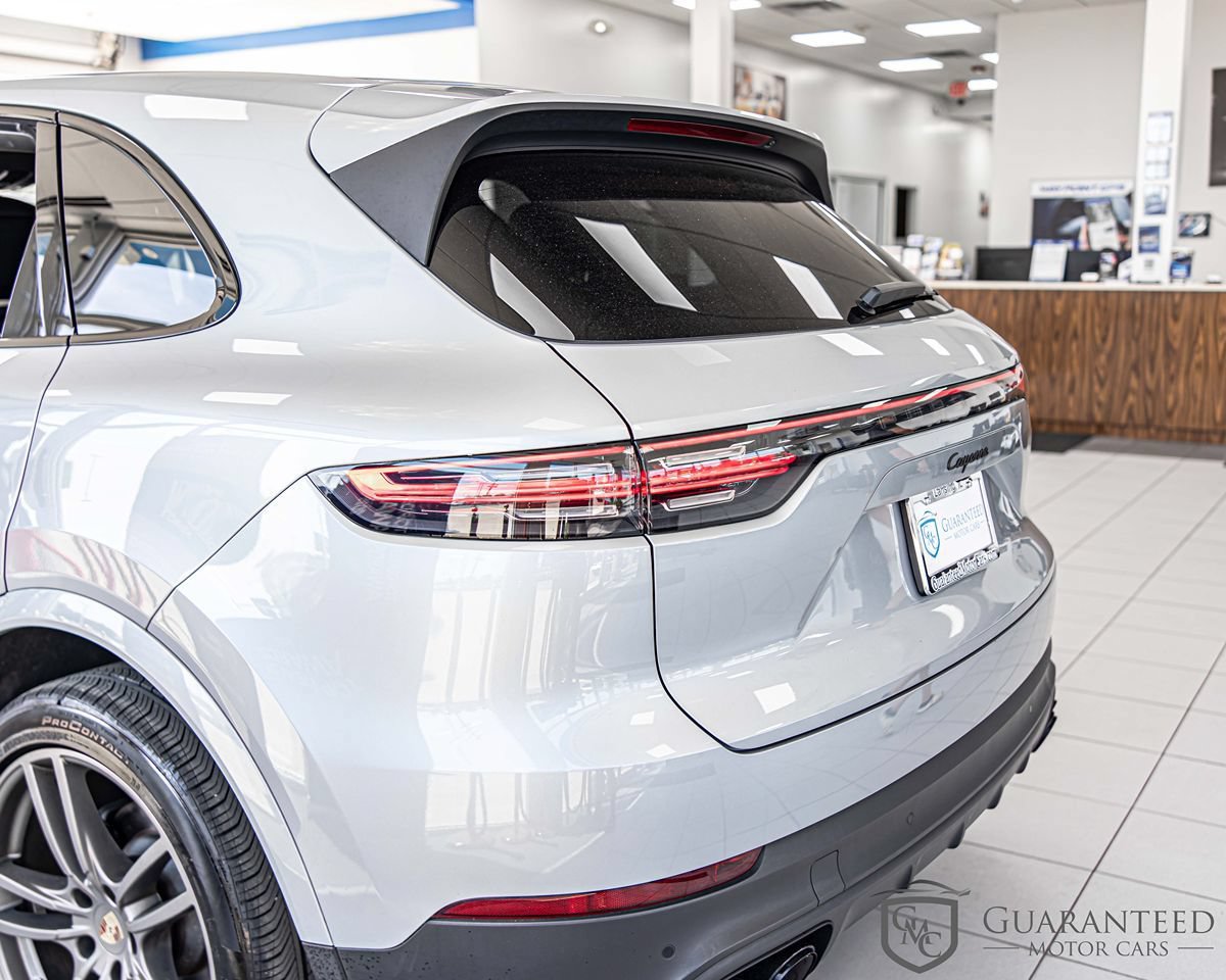 Used 2023 Porsche Cayenne w/ Premium Package AWD/4WD image 12