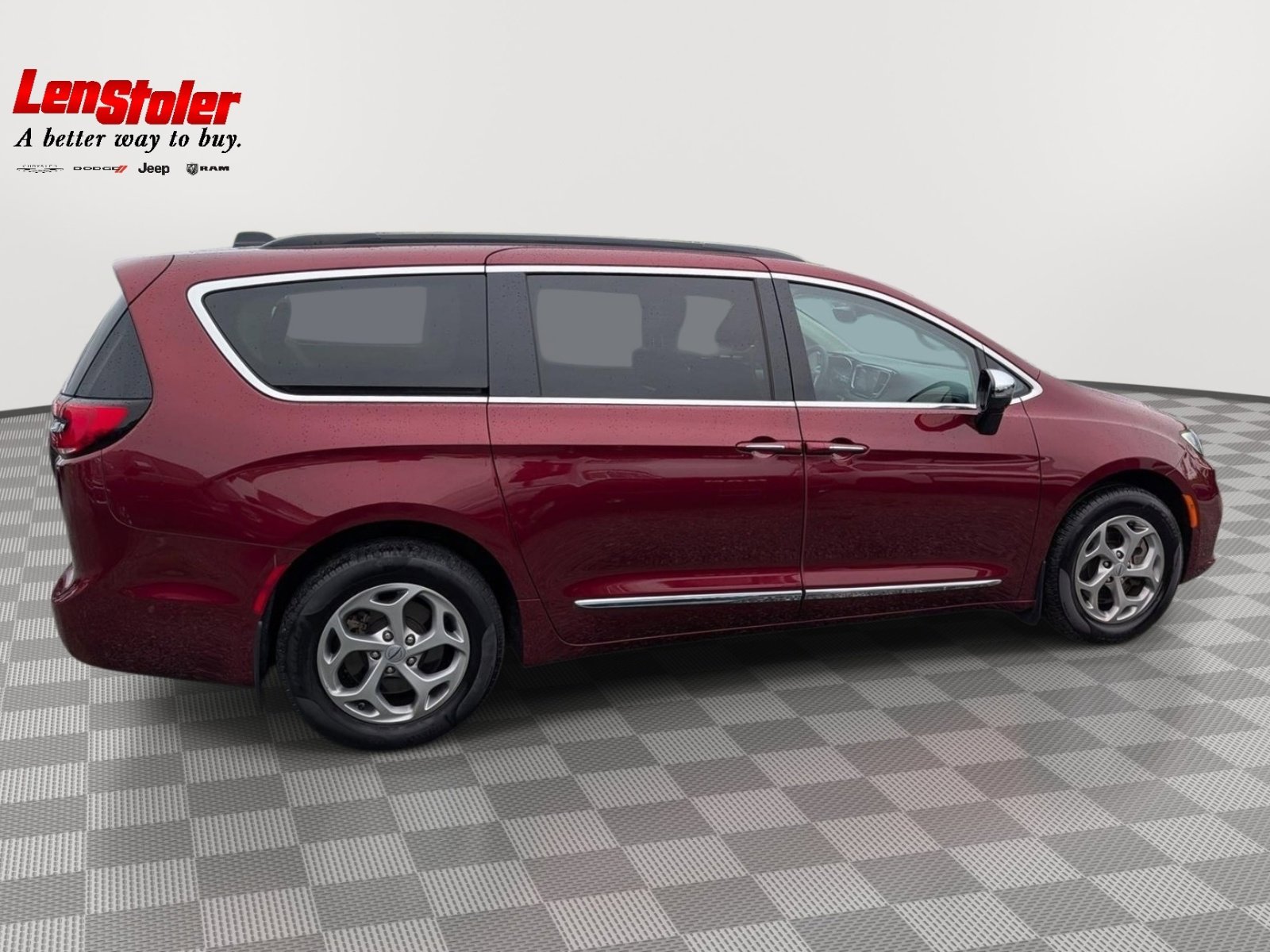 Used 2023 Chrysler Pacifica Limited w/ Uconnect Theater Family Group AWD/4WD image 6