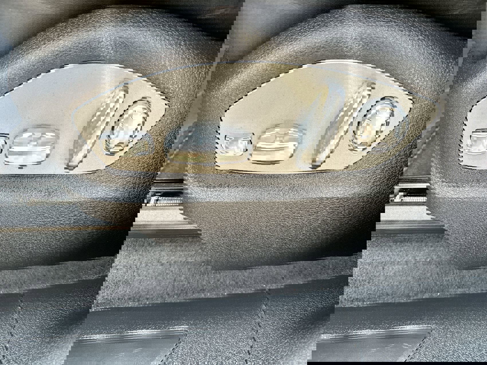 Used 2024 Porsche Macan image 12