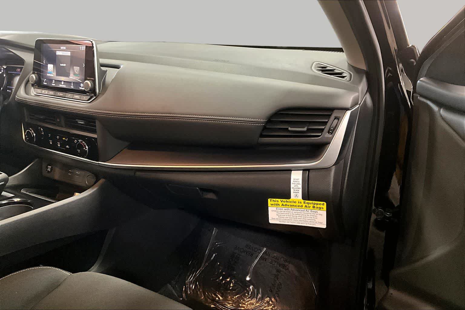 Used 2026 Nissan Rogue S AWD/4WD image 18