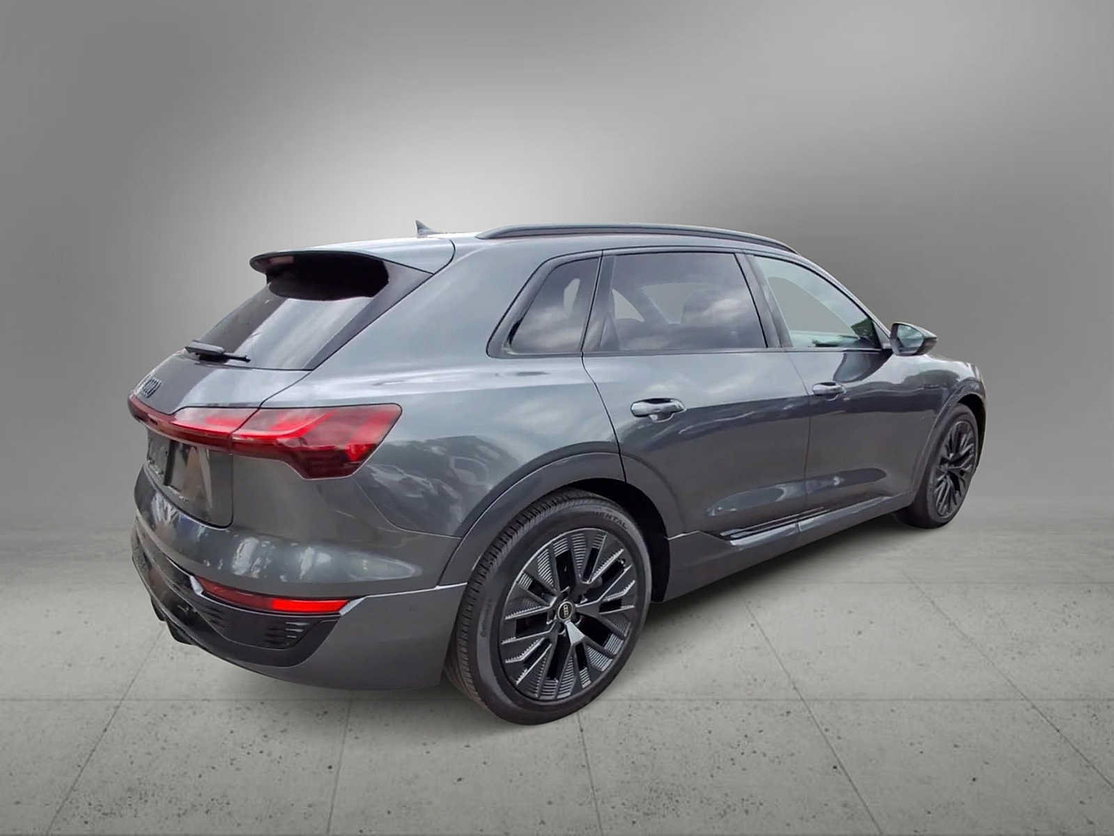 Used 2024 Audi Q8 e-tron Prestige AWD/4WD image 8