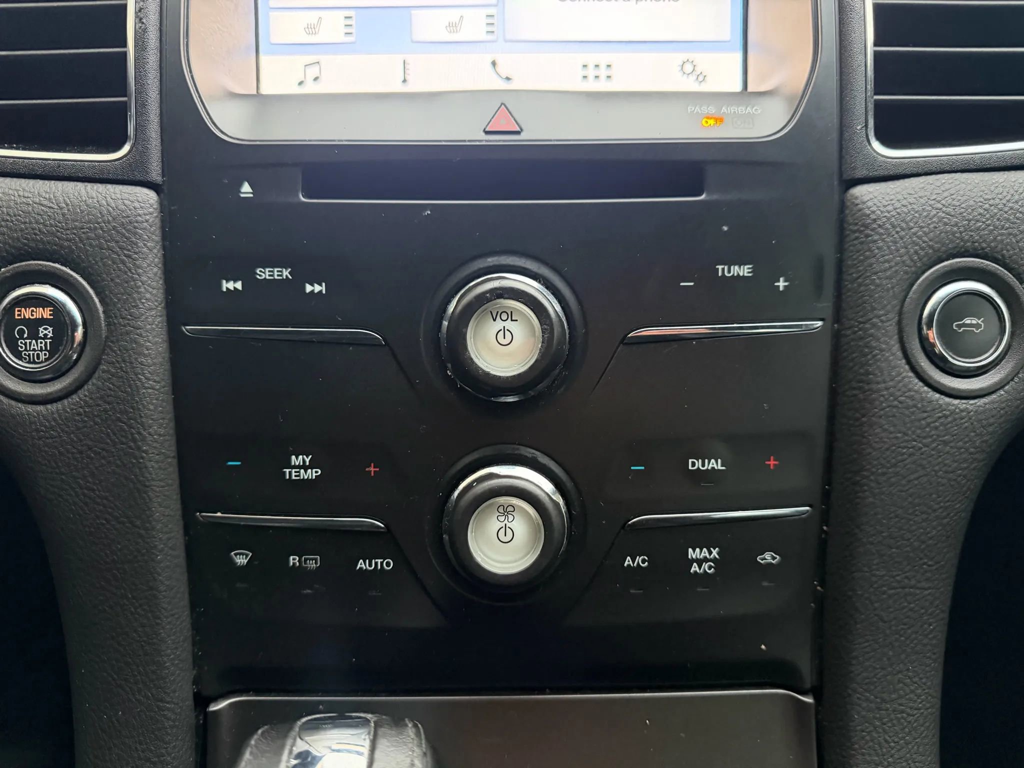 Used 2018 Ford Taurus SEL w/ Equipment Group 201A image 20