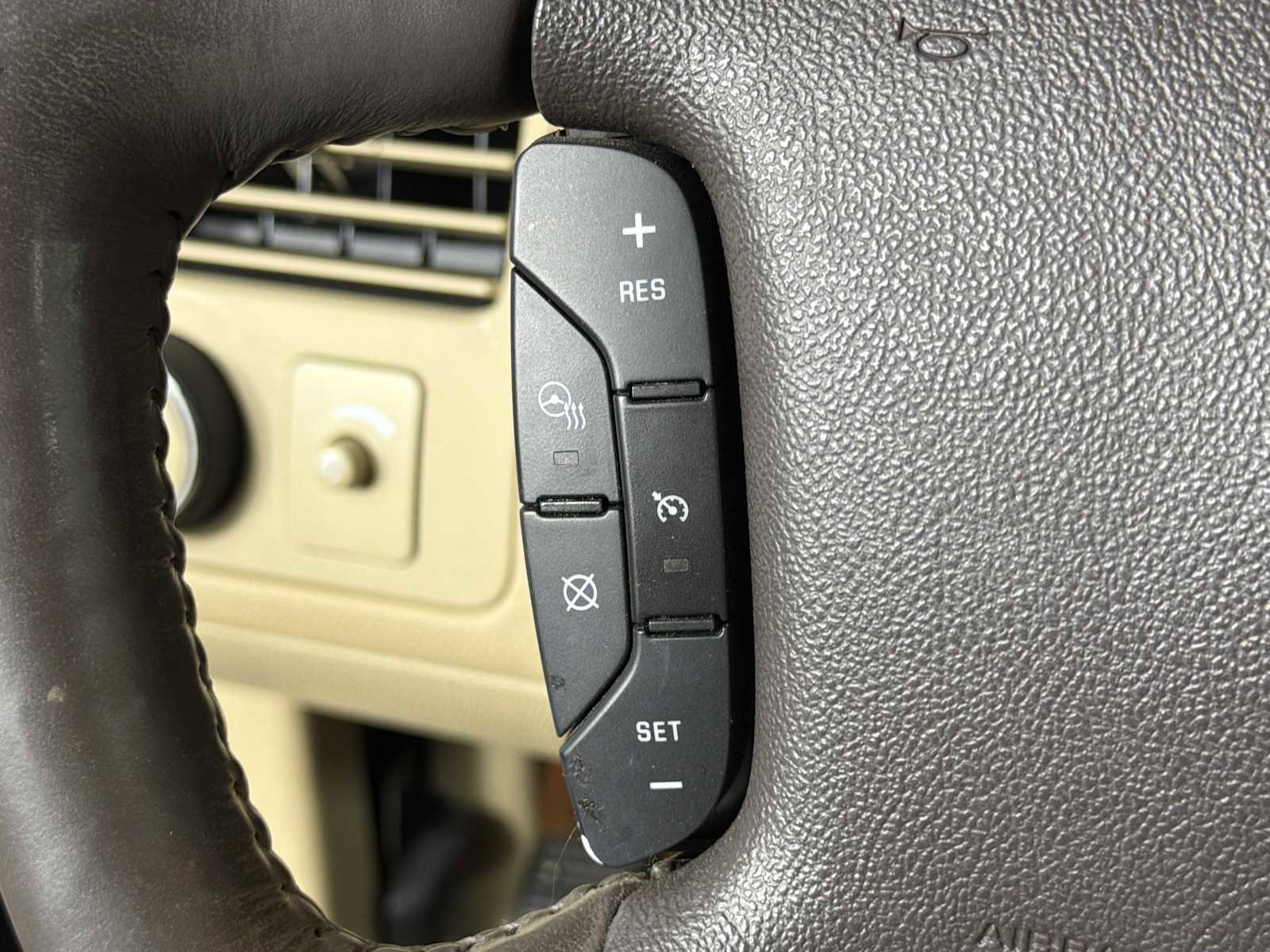 Used 2007 Buick Lucerne CXL w/ Luxury Package FWD image 22