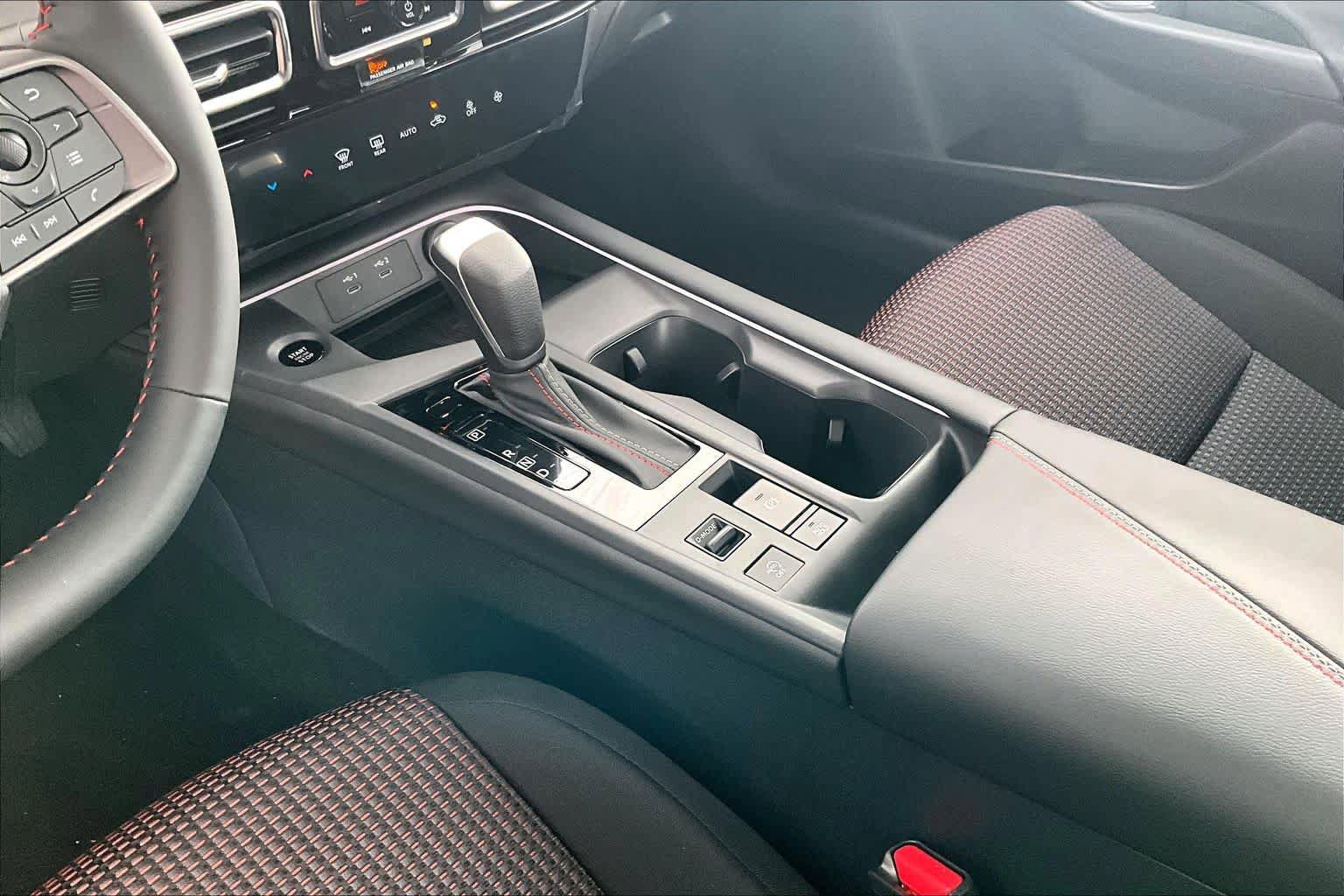 New 2026 Nissan Sentra SR FWD image 11