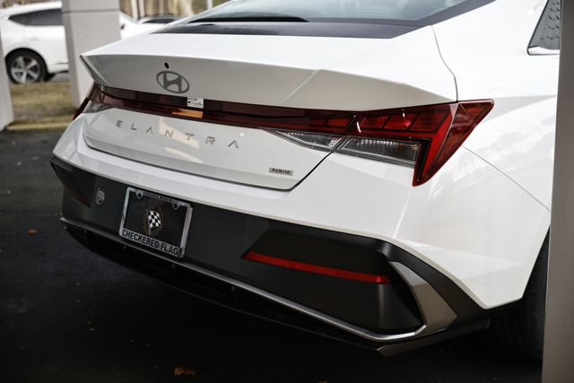 Certified 2025 Hyundai Elantra Limited image 8