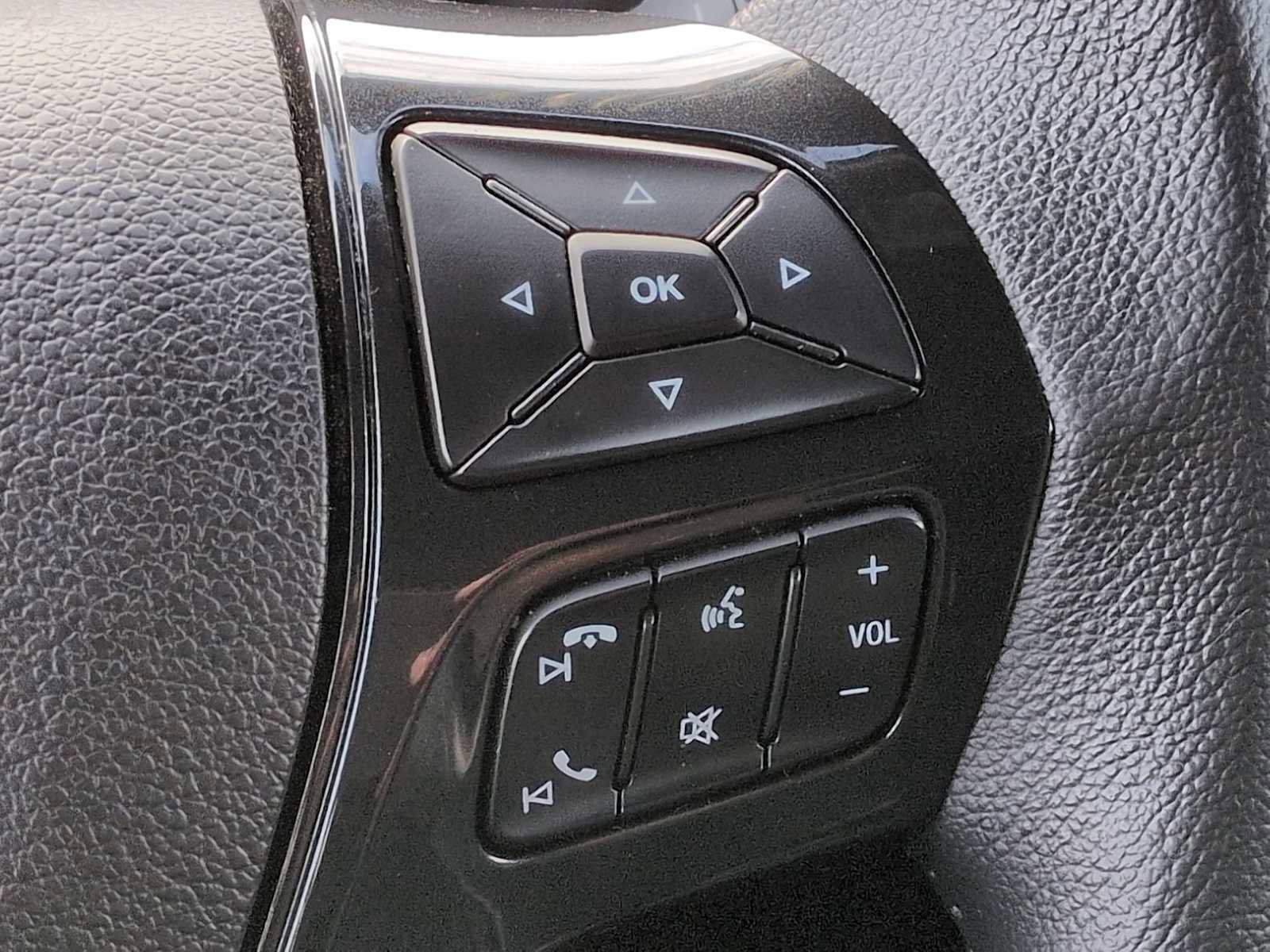 Used 2018 Ford Explorer XLT w/ Equipment Group 202A image 25