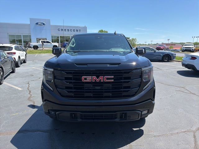 Used 2025 GMC Sierra 1500 Elevation w/ Elevation Premium Package image 2