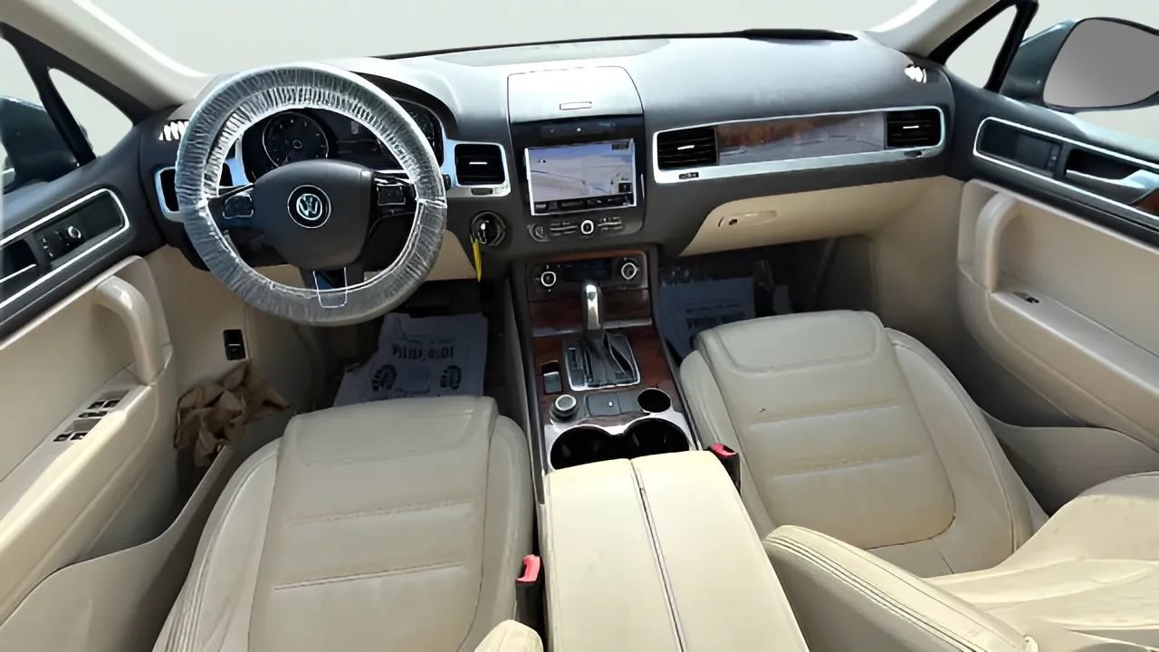 Used 2012 Volkswagen Touareg Executive AWD/4WD image 8