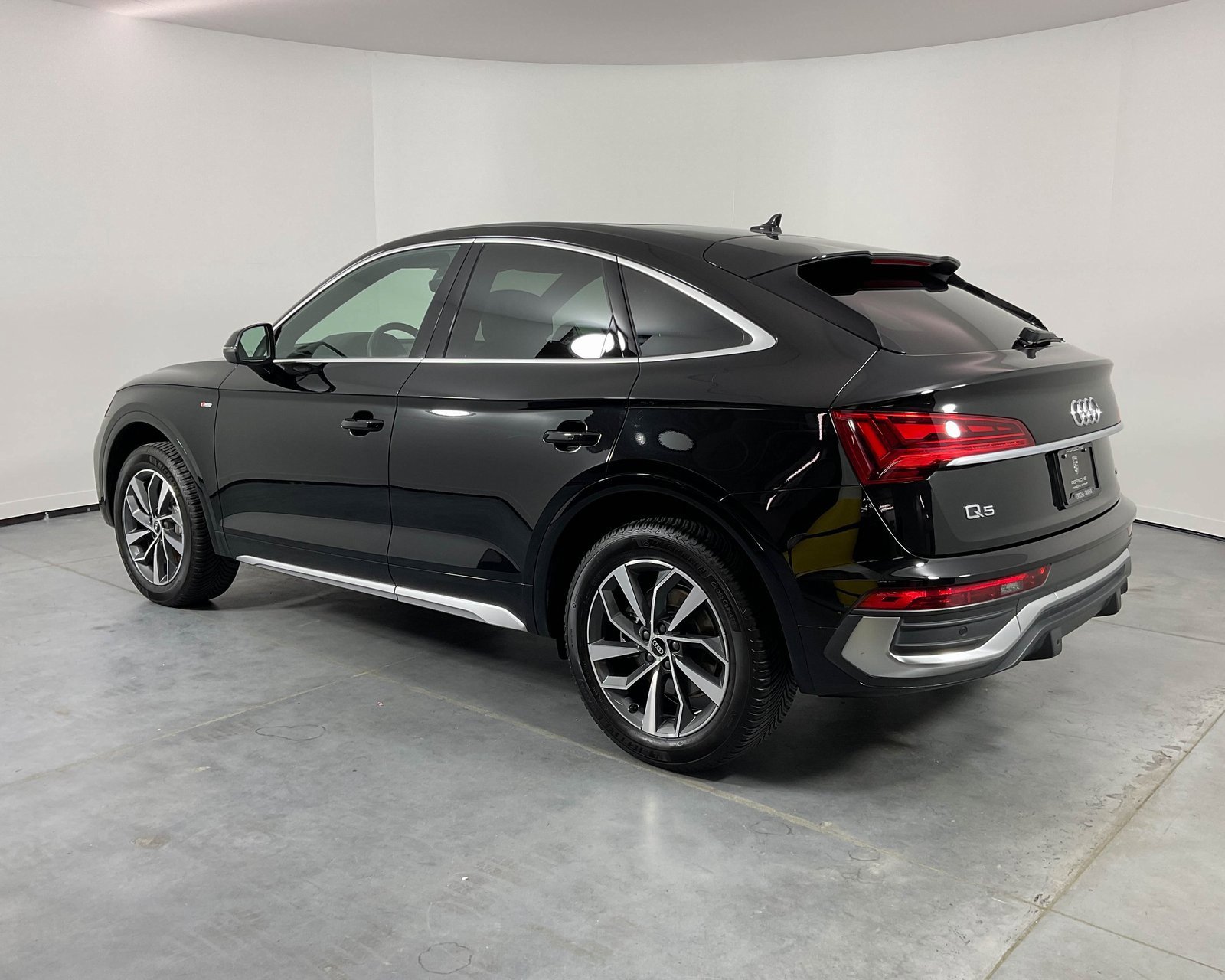 Used 2023 Audi Q5 2.0T Premium Plus w/ Premium Plus Package image 7