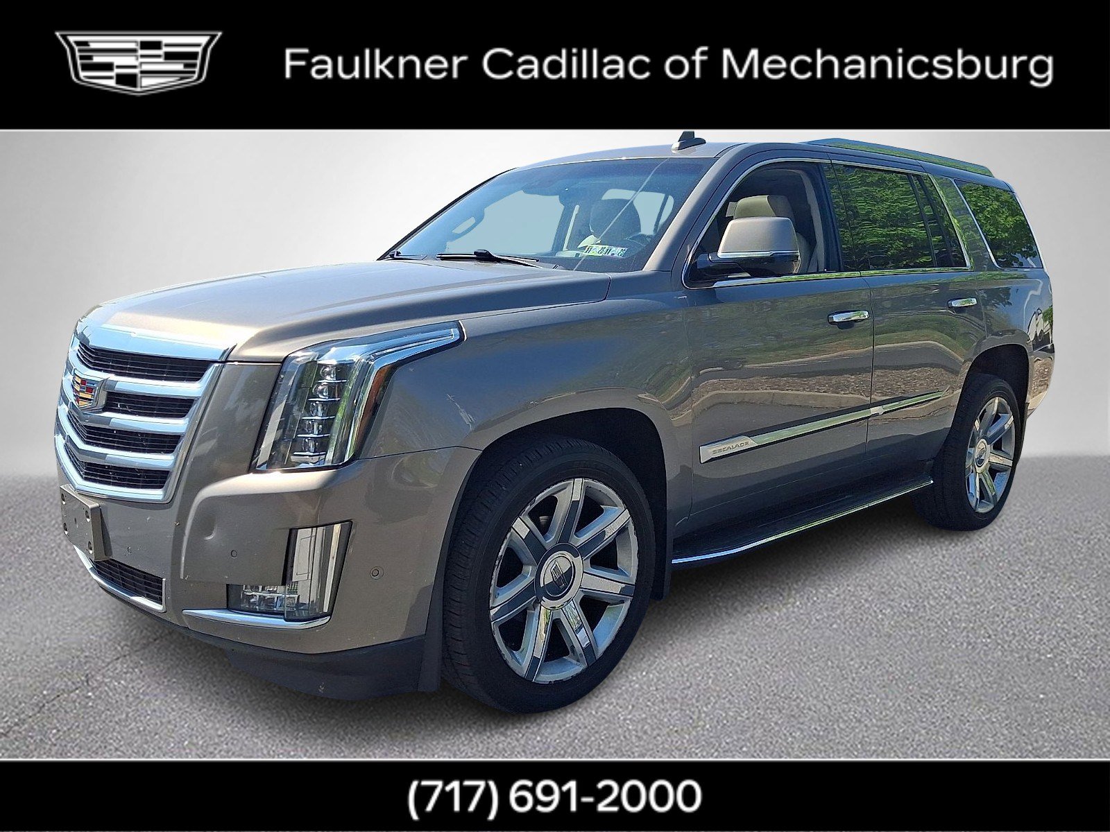 Used 2018 Cadillac Escalade Luxury AWD/4WD image 3