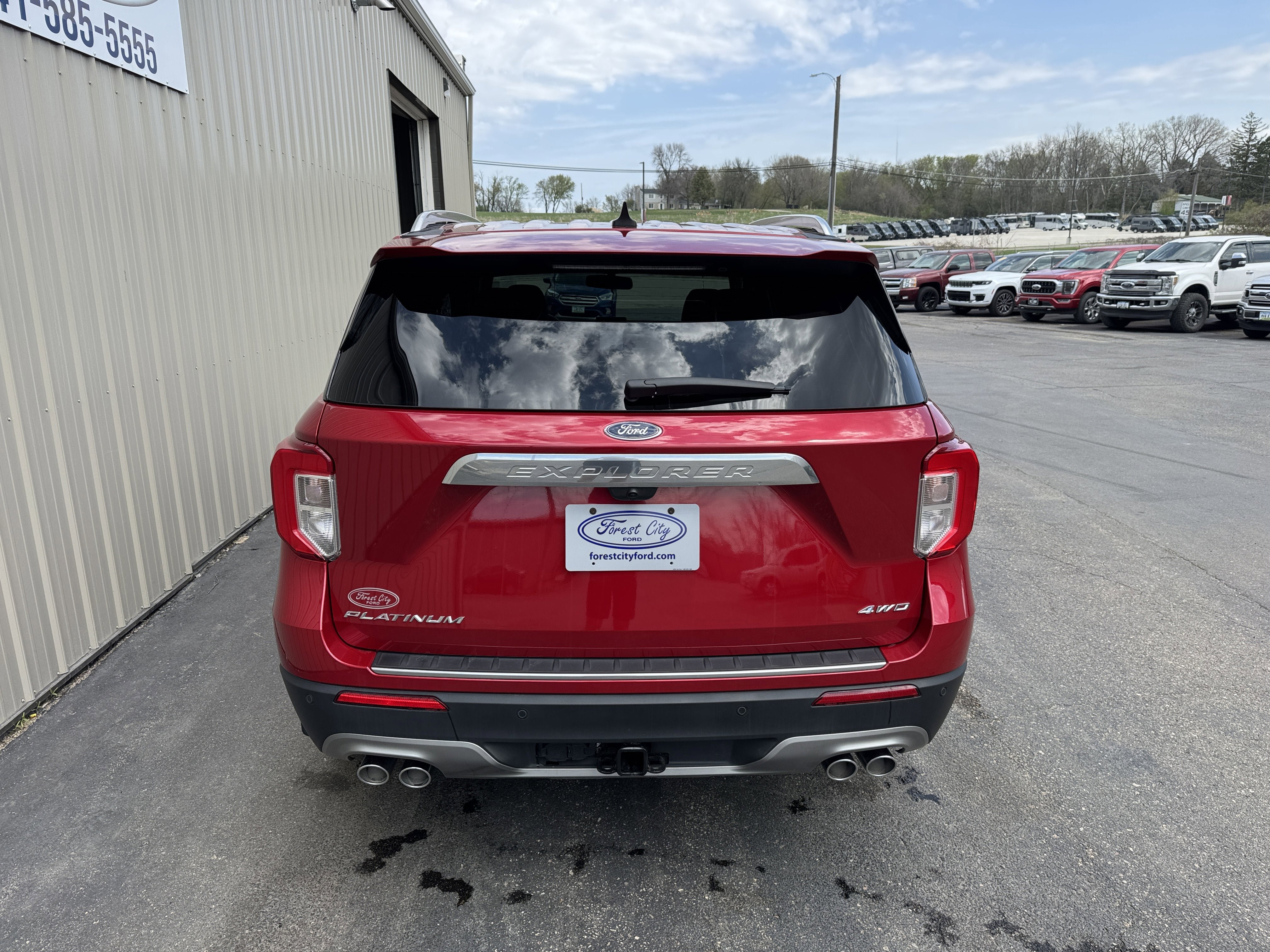 Used 2023 Ford Explorer Platinum w/ Premium Technology Package AWD/4WD image 4