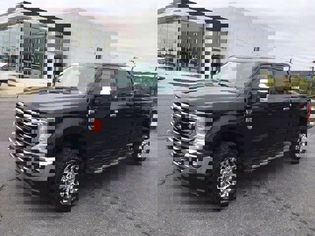 Certified 2022 Ford F250 Lariat w/ Chrome Package image 2