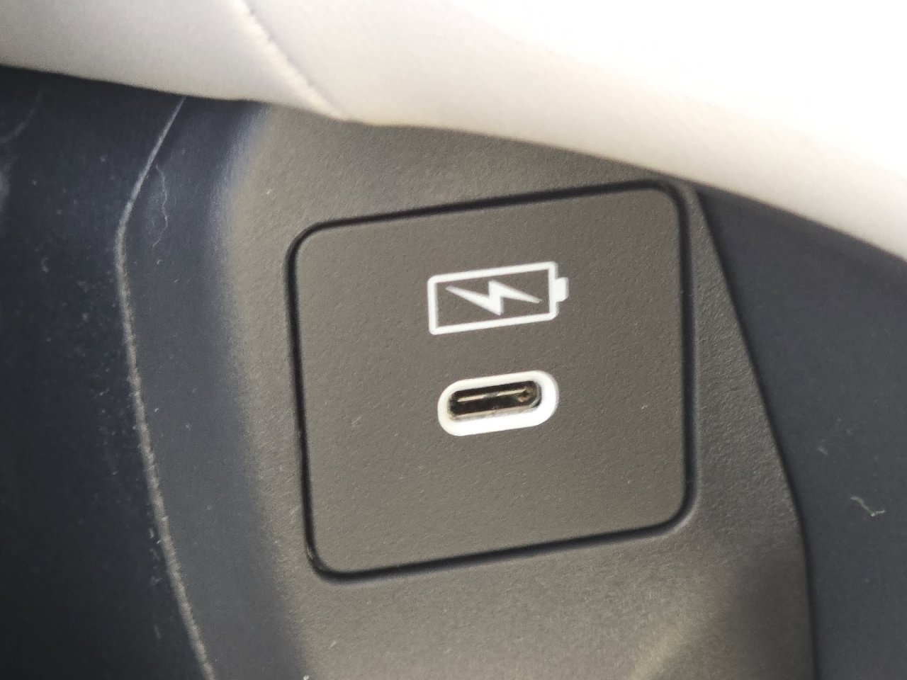 New 2026 Honda HR-V LX image 8