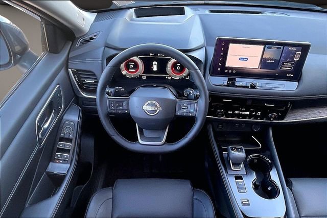 Certified 2025 Nissan Rogue Platinum w/ Platinum Premium Package FWD image 5