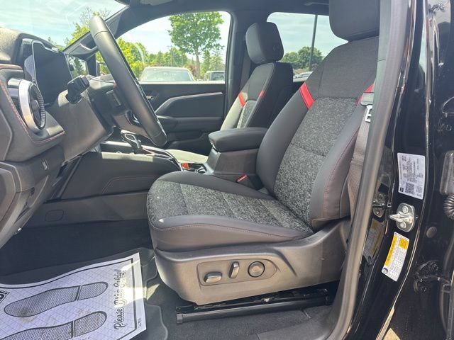 Used 2025 Chevrolet Colorado Z71 AWD/4WD image 10