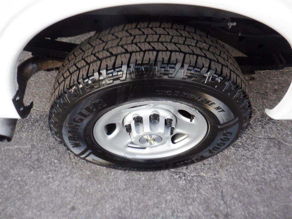 Used 2023 Chevrolet Express 2500 Hvac BIN Package w/ Driver Convenience Package image 11