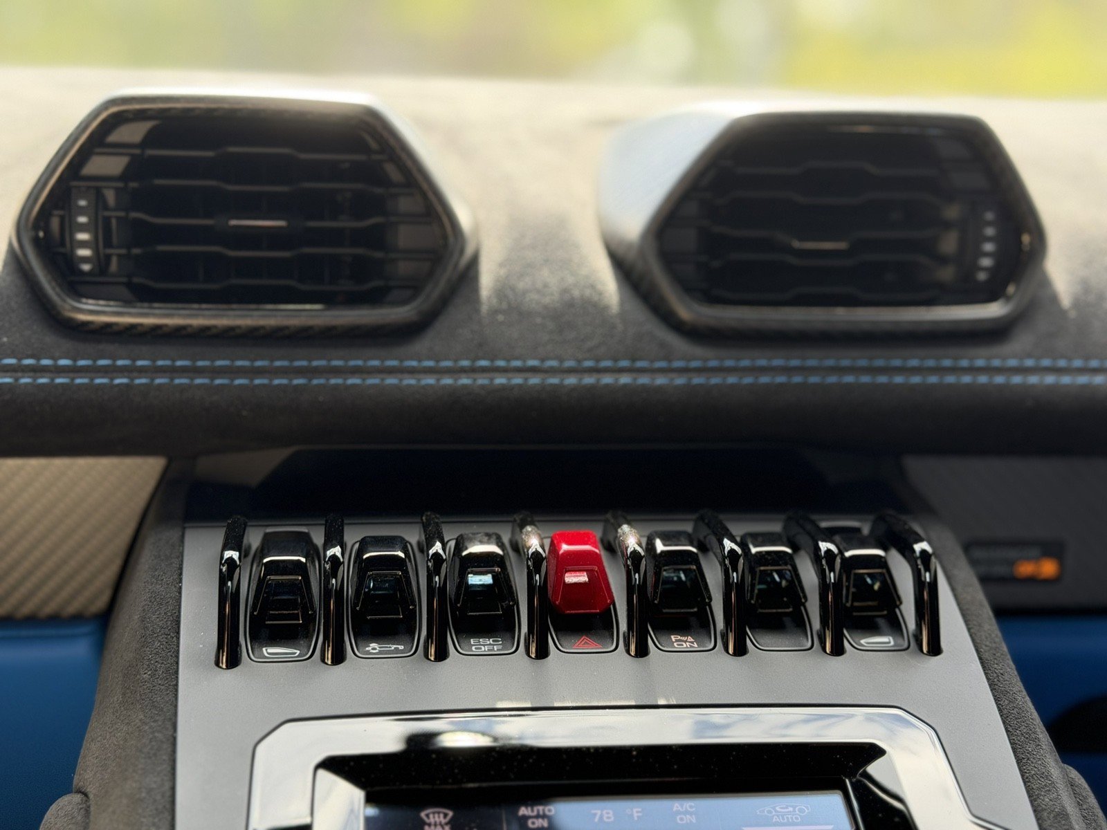 Used 2024 Lamborghini Huracan Tecnica image 18