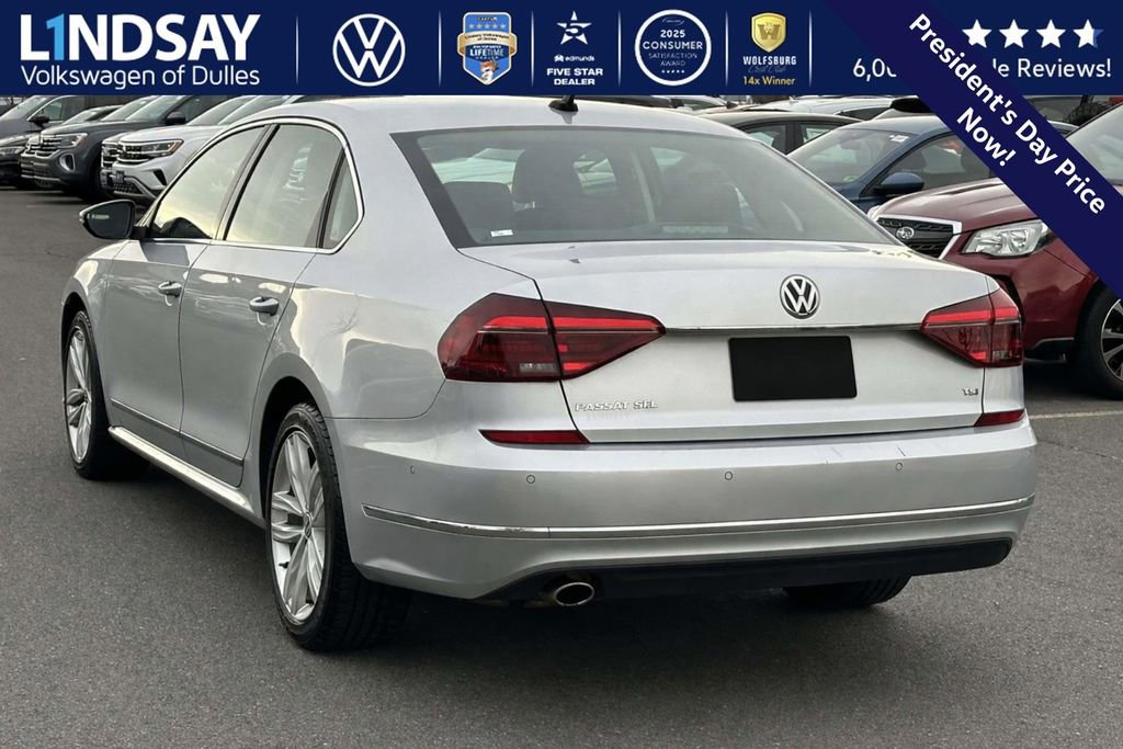Used 2018 Volkswagen Passat 2.0T SEL Premium image 2