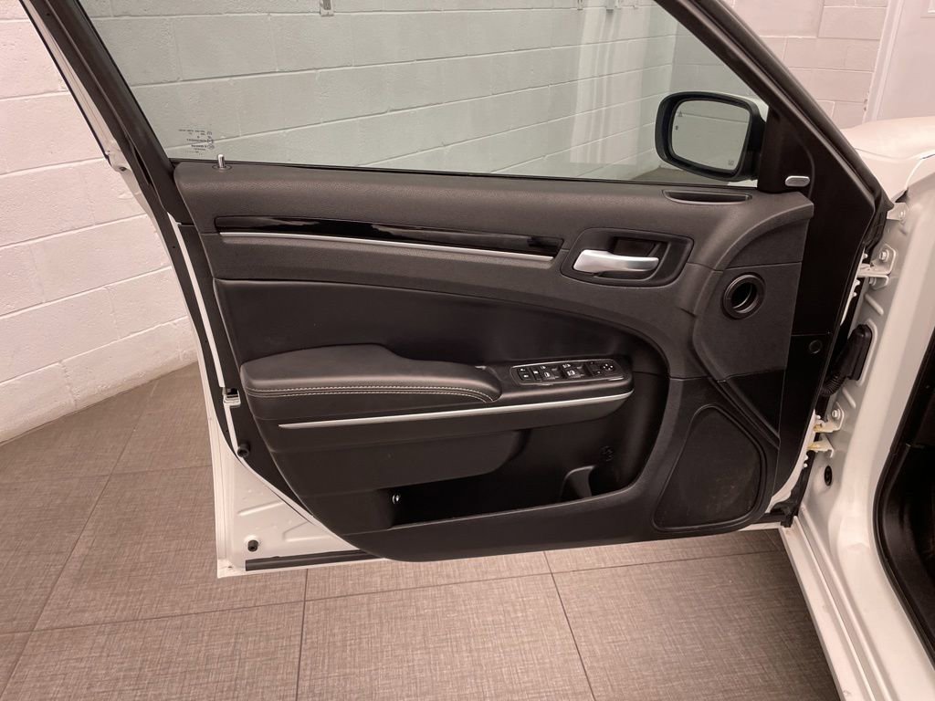 Certified 2022 Chrysler 300 S image 20