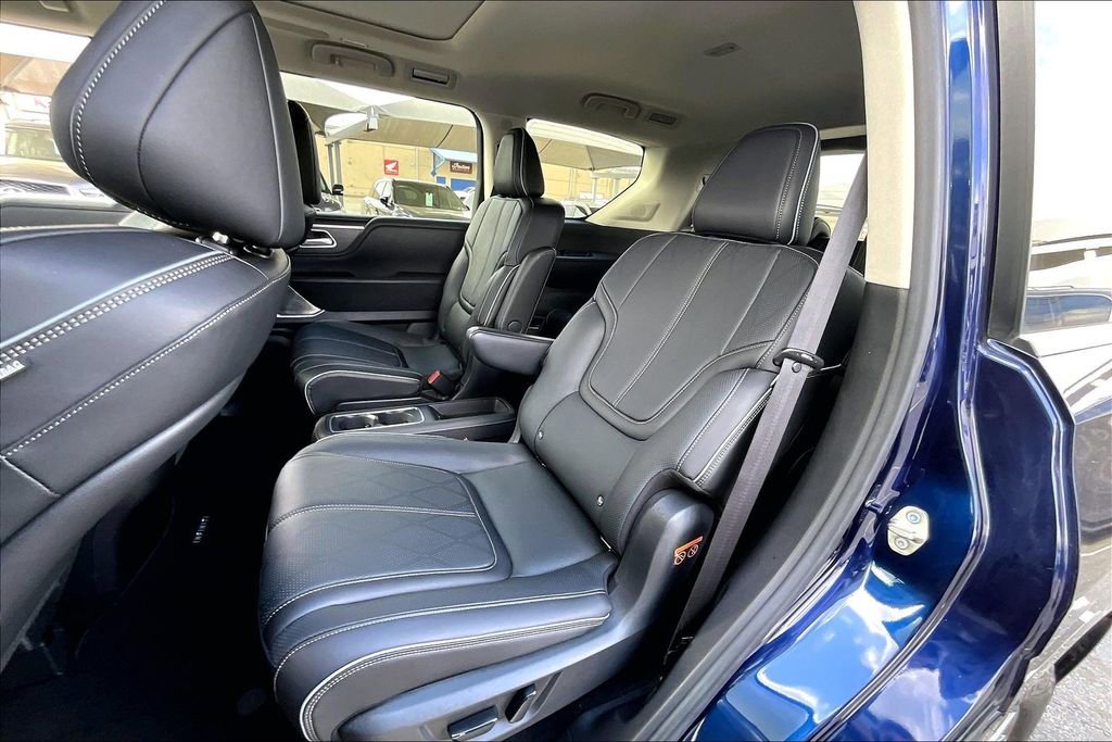 Certified 2025 INFINITI QX80 Sensory image 38