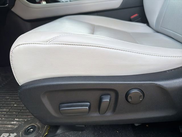 Used 2020 Lexus RX 350L Premium w/ Premium Package image 9