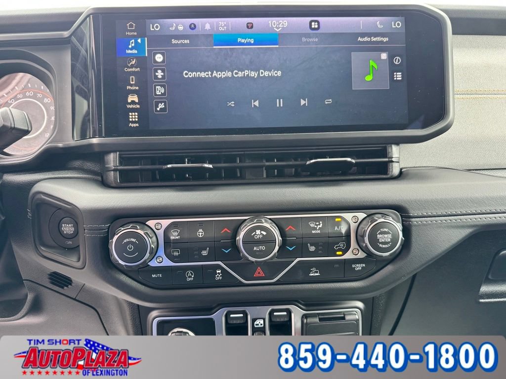 Used 2026 Jeep Wrangler Unlimited Sahara AWD/4WD image 5