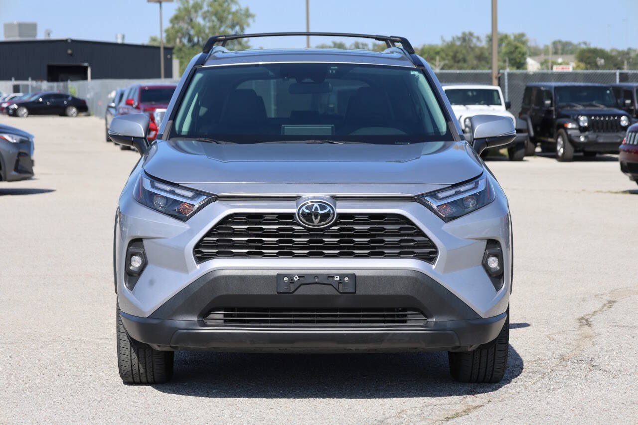 Used 2022 Toyota RAV4 XLE Premium AWD/4WD image 5