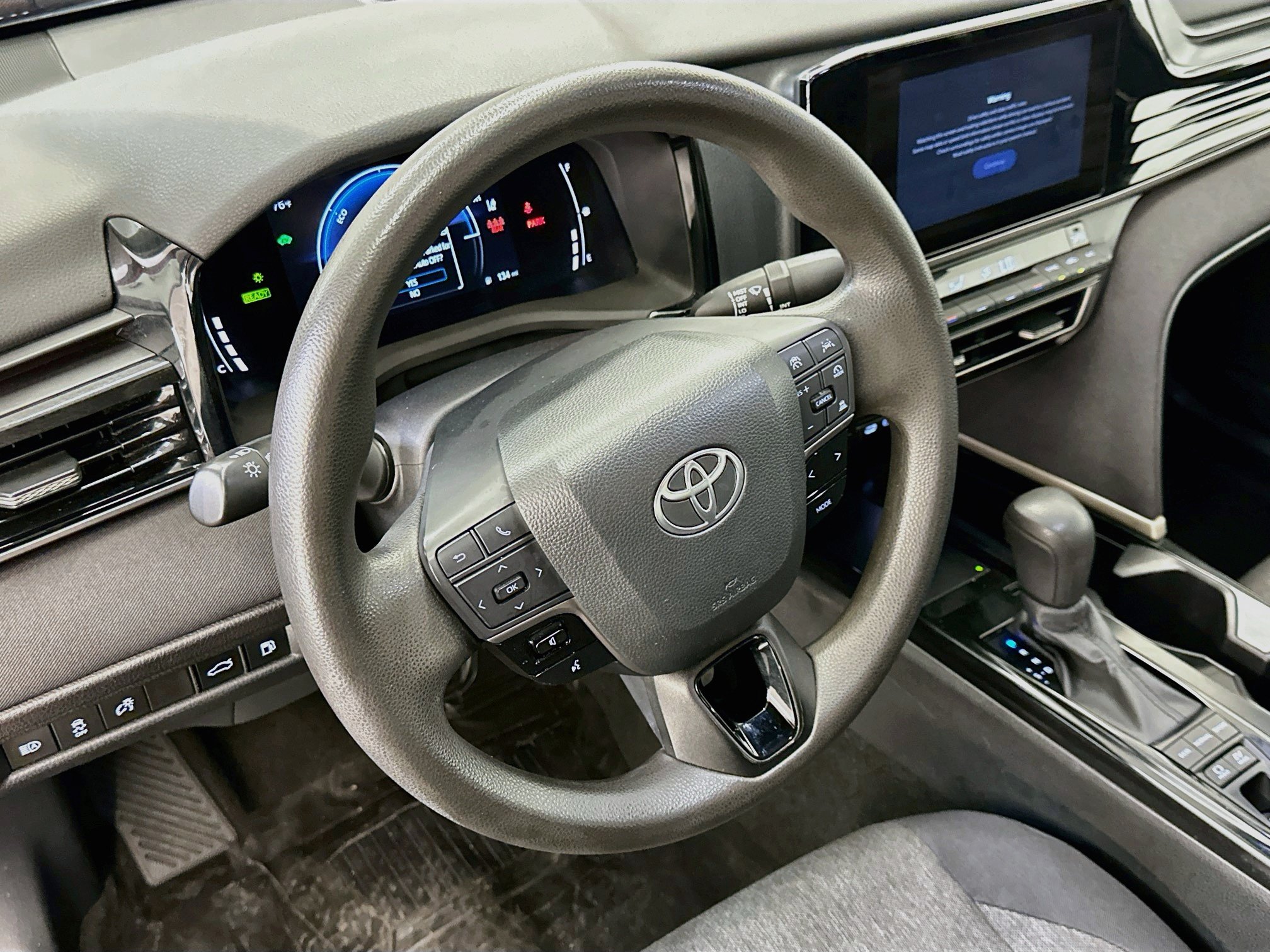 Used 2025 Toyota Camry LE FWD image 18