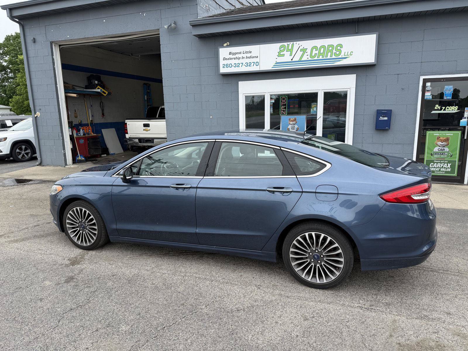 Used 2018 Ford Fusion SE w/ Fusion SE Technology Package FWD image 7