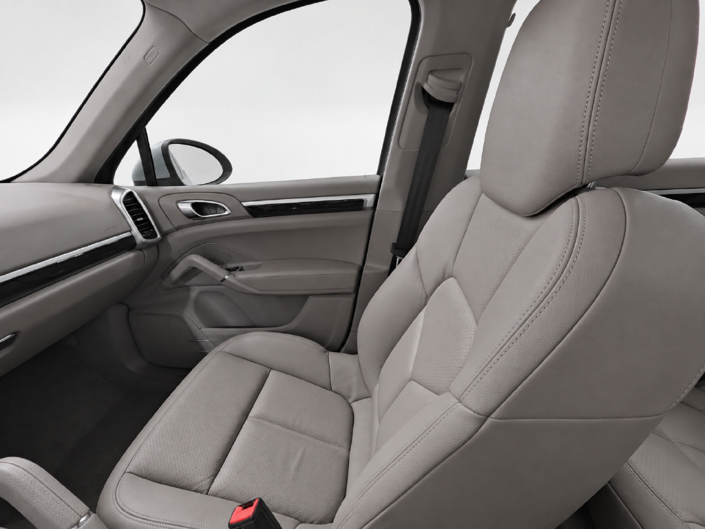 Used 2012 Porsche Cayenne AWD/4WD image 16